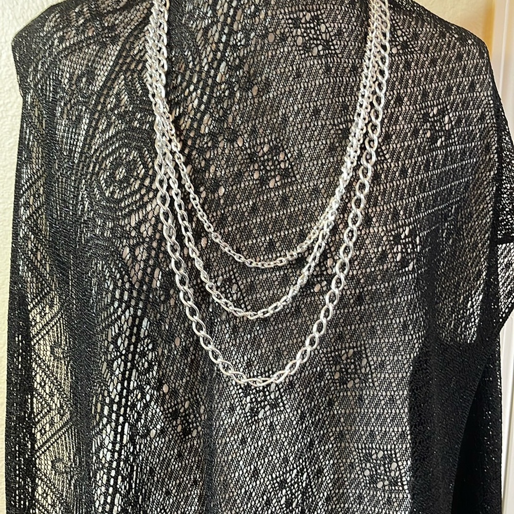 Vintage Elegant Silver tone 18โ 3strand Chain Necklace c08